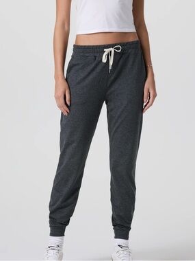 Vuori Charcoal Heather Women's Performance Joggers with Drawstring. Wmn’s Large